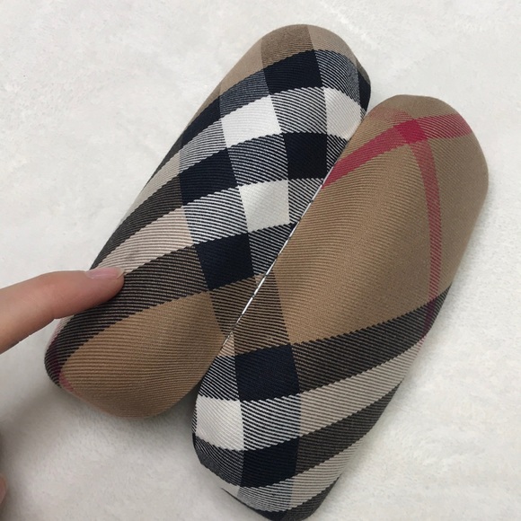 Authentic Burberry tortoise sunglass w/ hard case - Picture 7 of 8